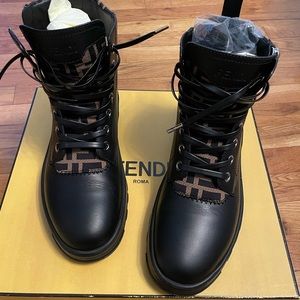 Mens fendi boots new condition size fendi 7